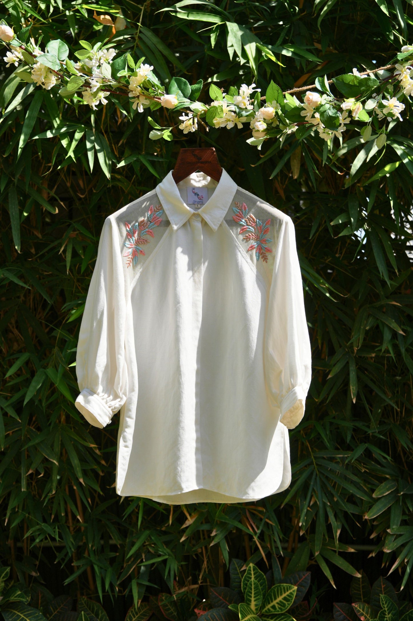 Combined raglan sleeves ivory shirt