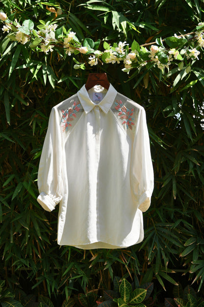 Combined raglan sleeves ivory shirt