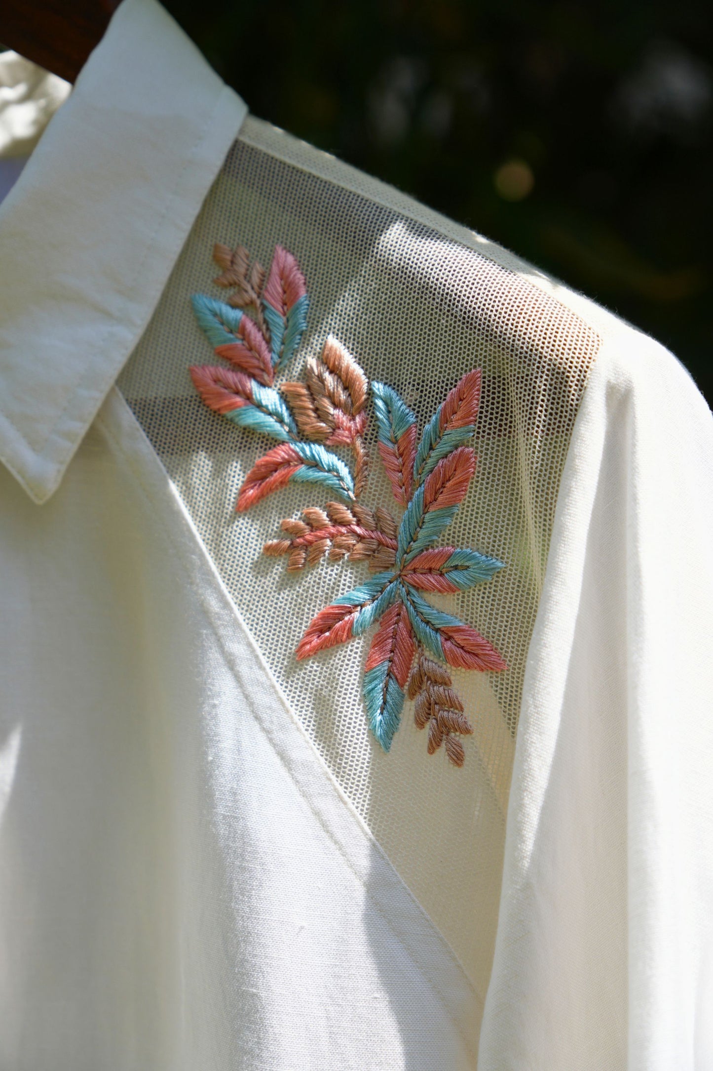 Combined raglan sleeves ivory shirt