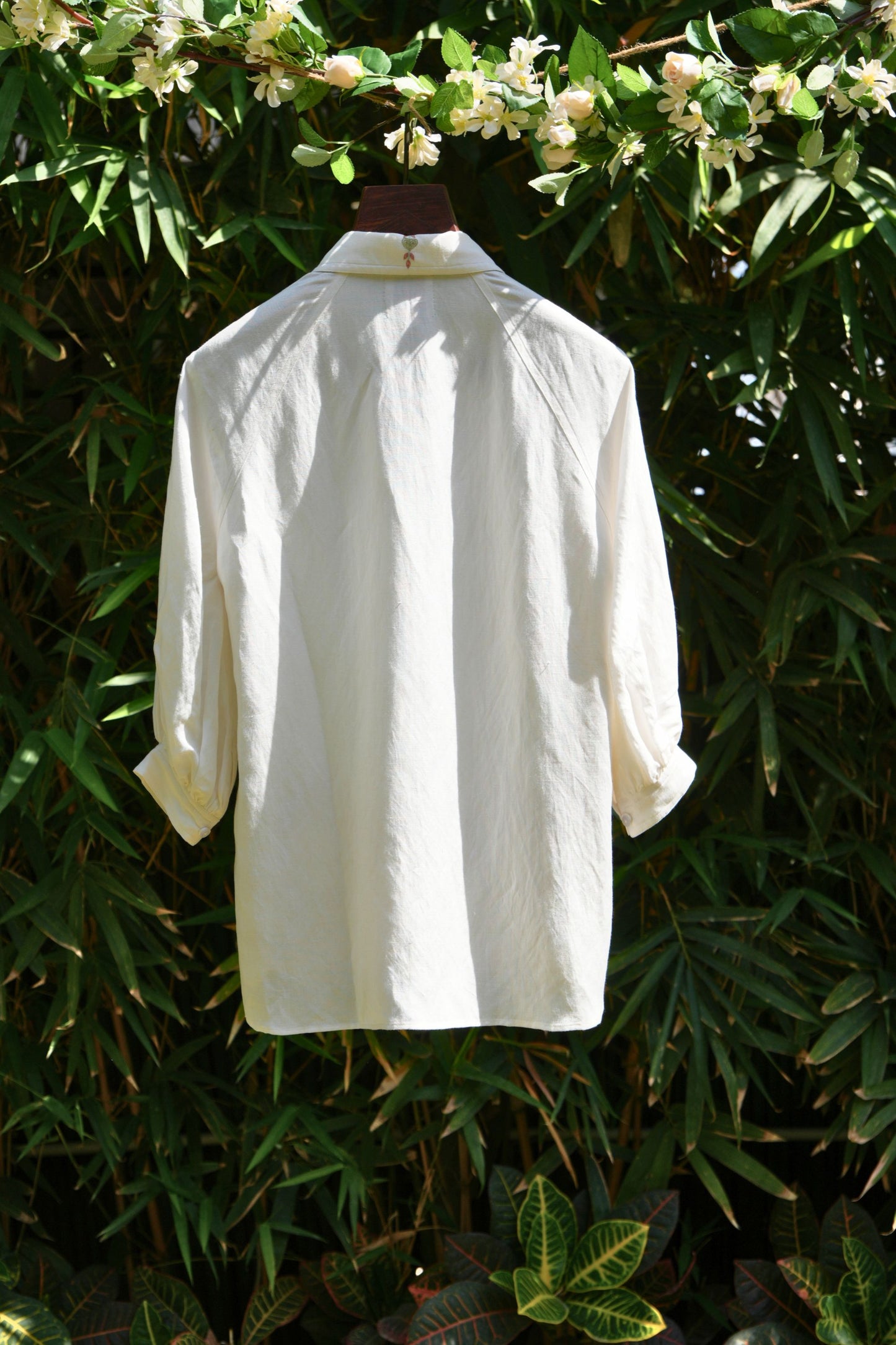 Raglan style ivory linen shirt