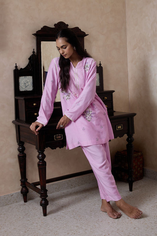 Hand Embroidered taffy pink kurta & pants set