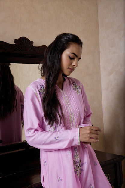 Hand Embroidered taffy pink kurta & pants set