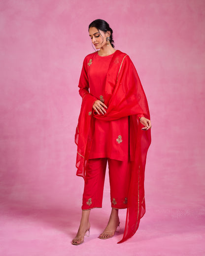 The Eternal Scarlet-Red kurta set
